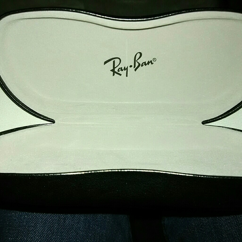 Glasses case - Picture 2 of 2